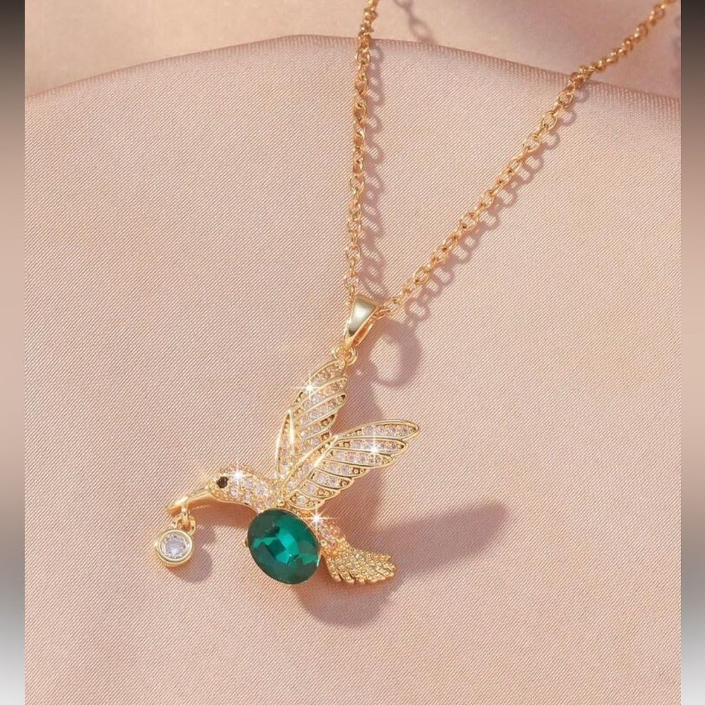 Hummingbird Gemstone necklace N1698